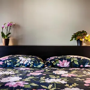Chic And Freak Atelier Apartment Como